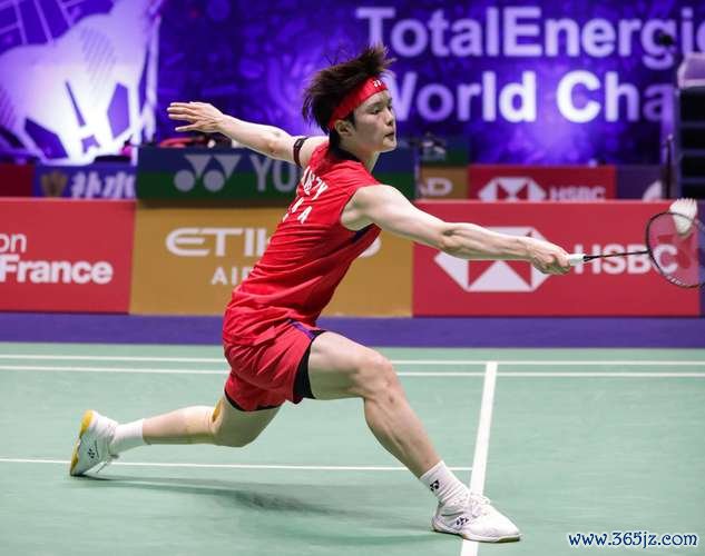 马来西亚羽毛球公开赛：石宇奇与王祉怡携手闯入半决赛